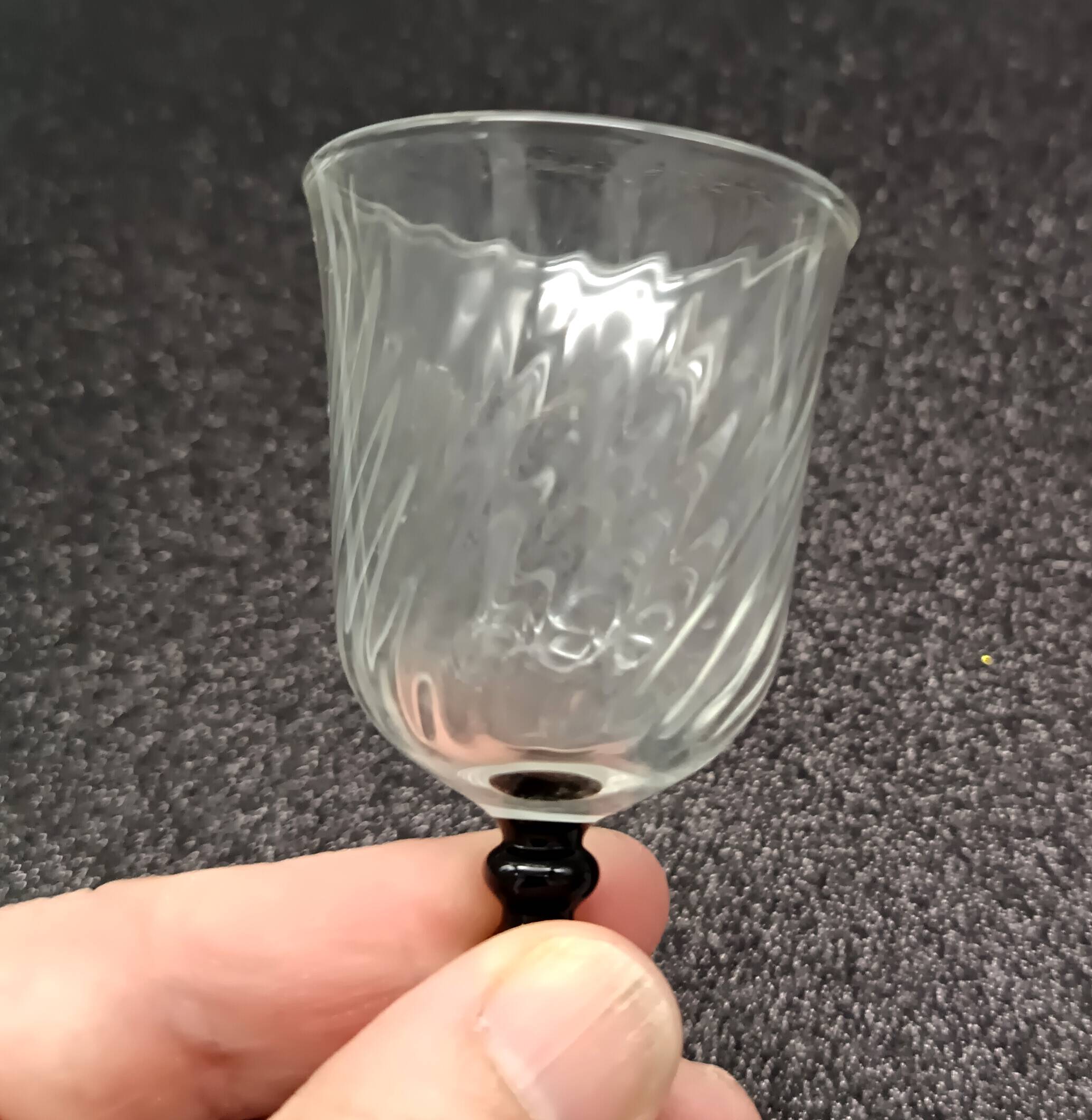 6 liqueur glasses on black opaline foot france, onyx luminarc vintage