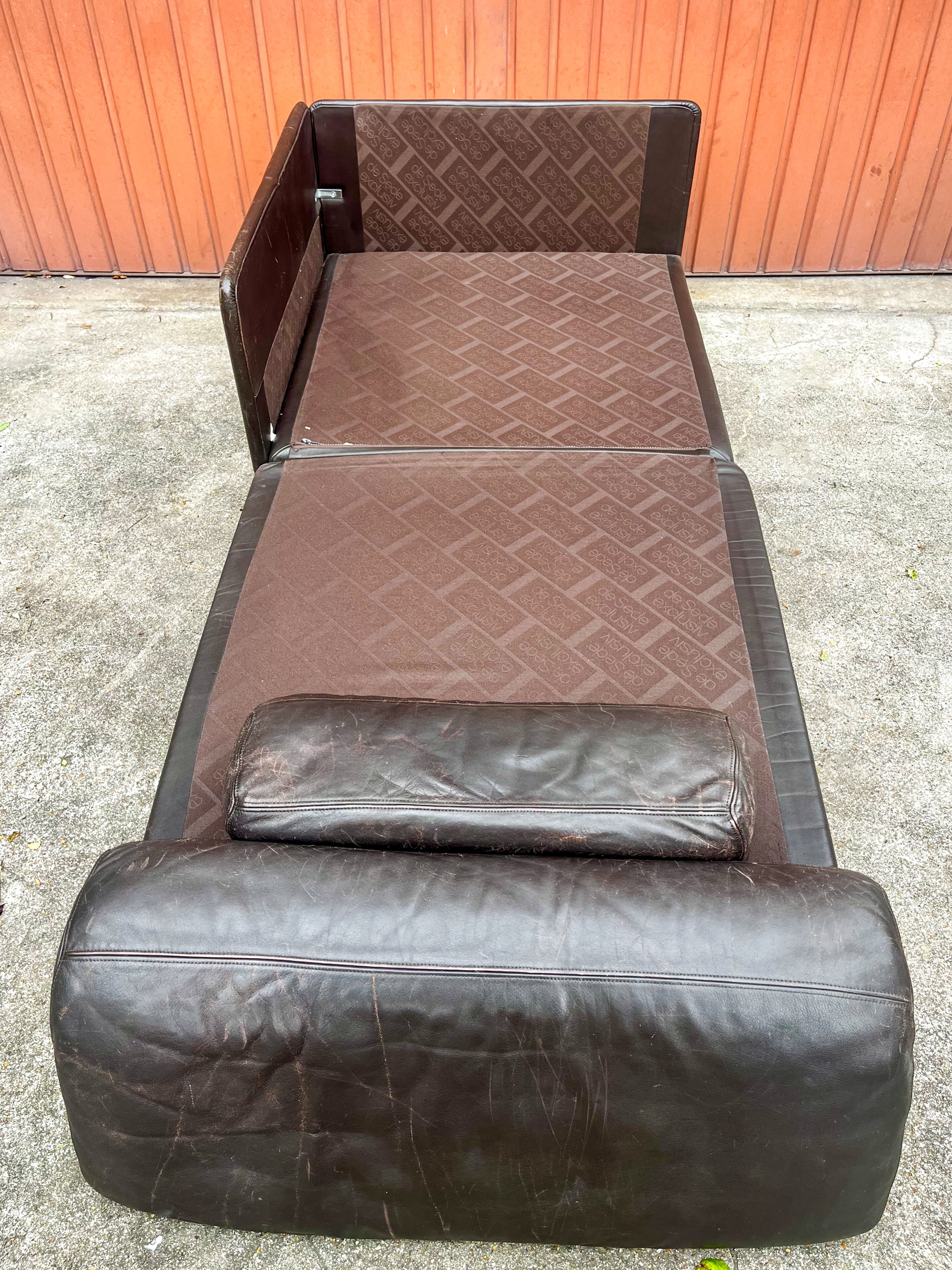 Corner leather armchair De Sede, 1970s