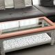 Table basse vintage rénovée avec verre de sécurité feuilleté