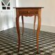 Table d'appoint en bois style Louis XV