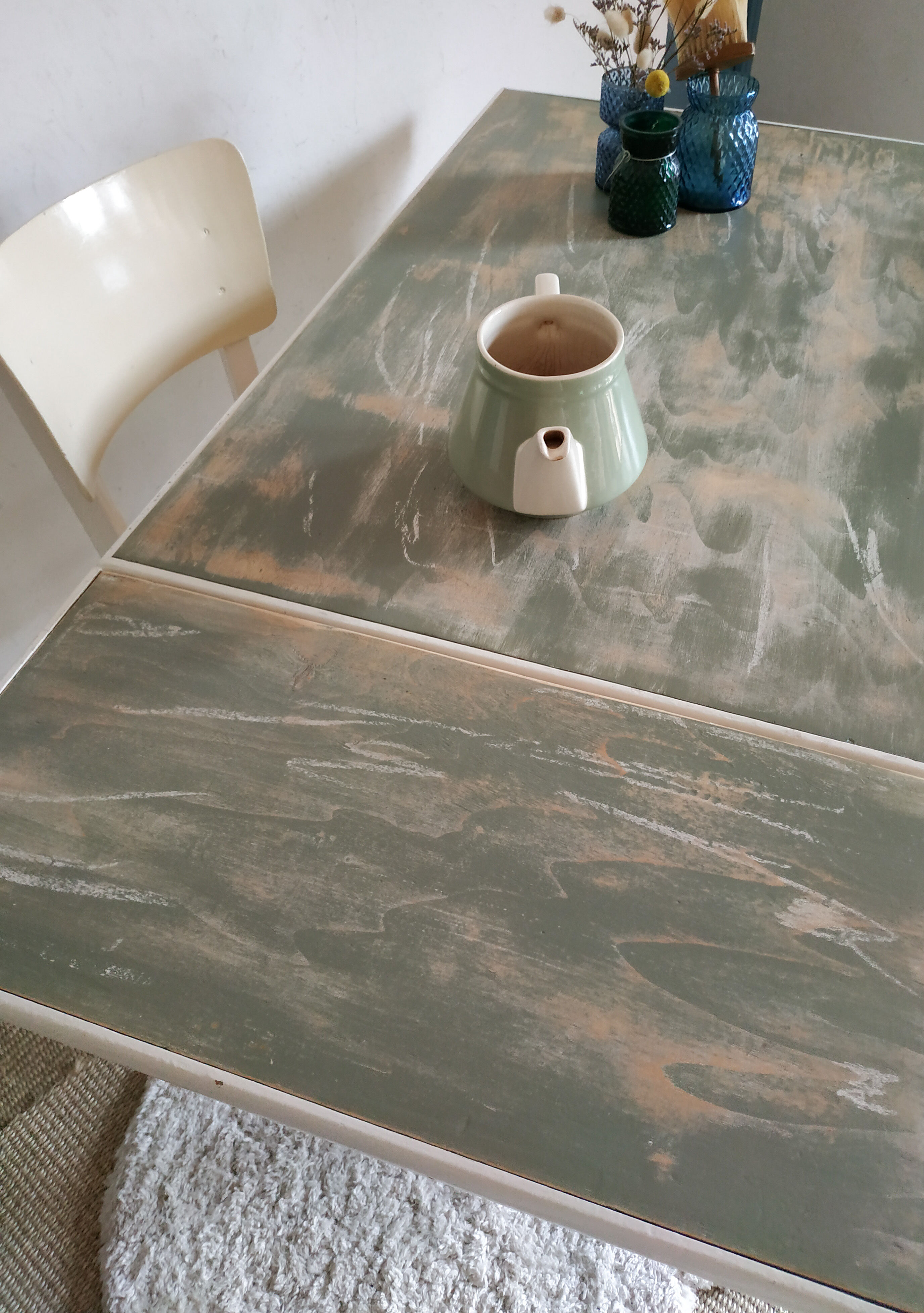 Set old wooden table with extension cords and 2 Thonet chairs