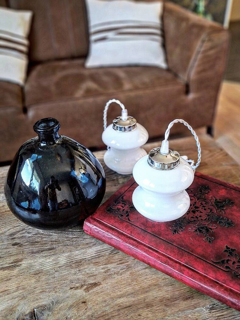 White vintage portable lamp