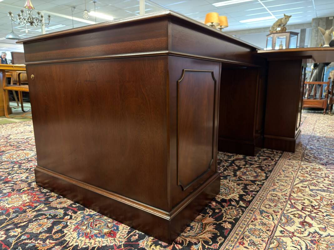 Unique Classic English Desk Set with Conference Table