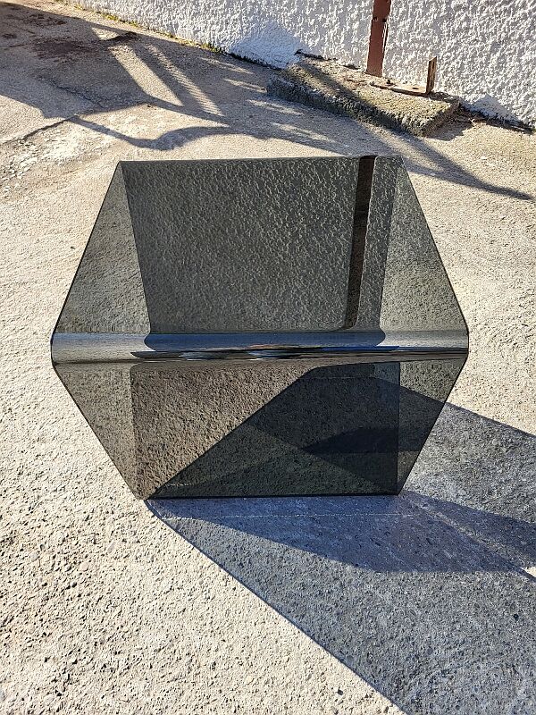 Table basse porte livres en verre 1970