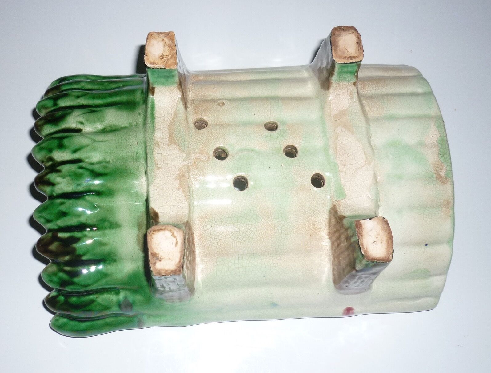 Ceramic asparagus dish