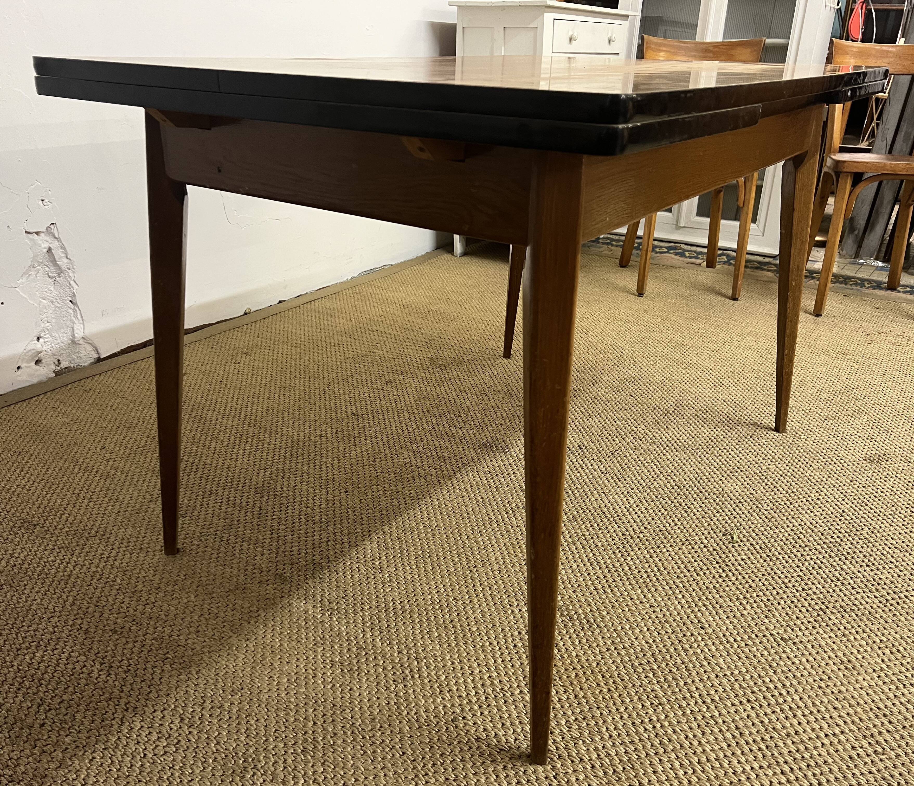 Formica table with extensions