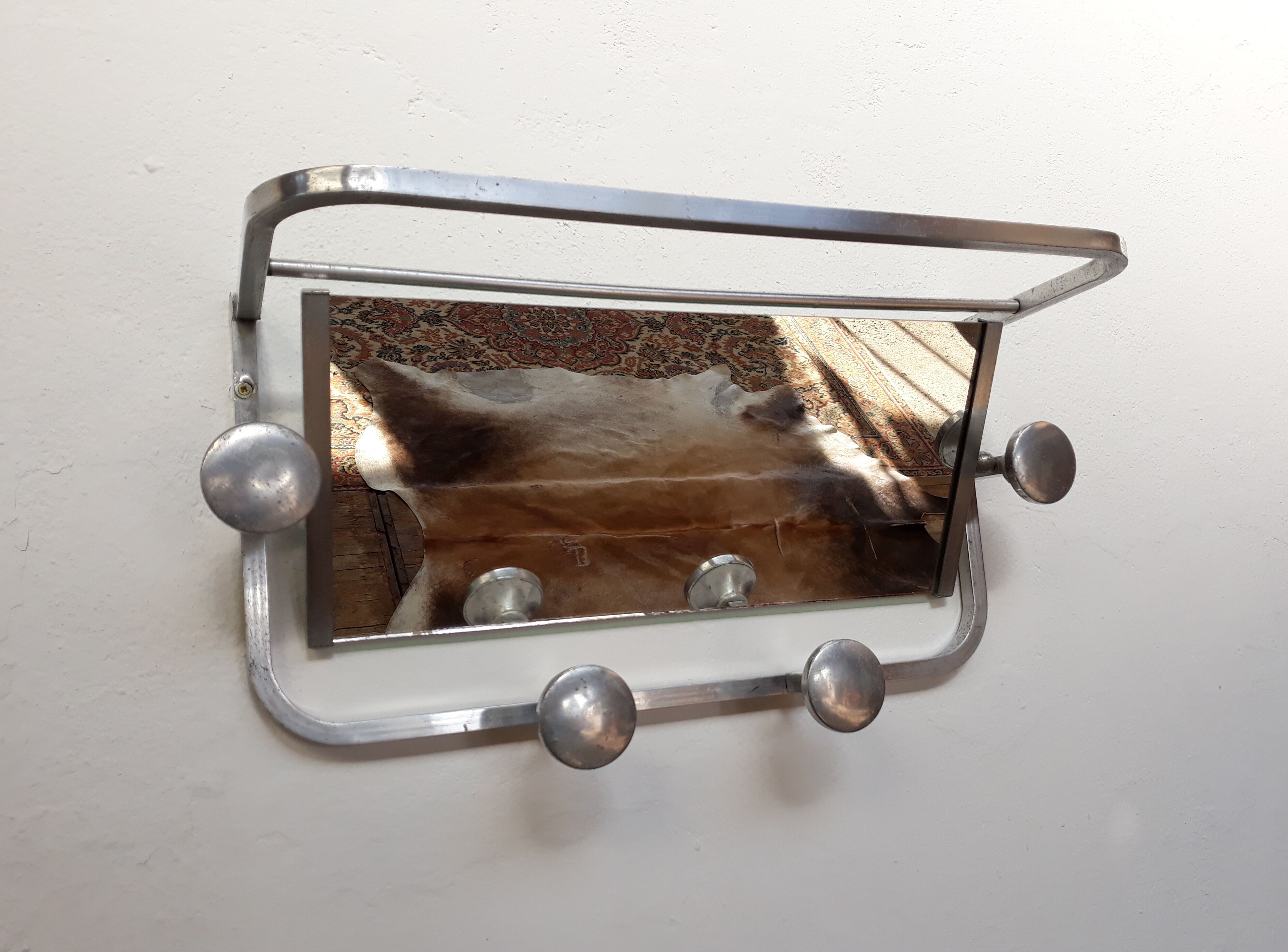 Door with Swivel mirror vintage coats