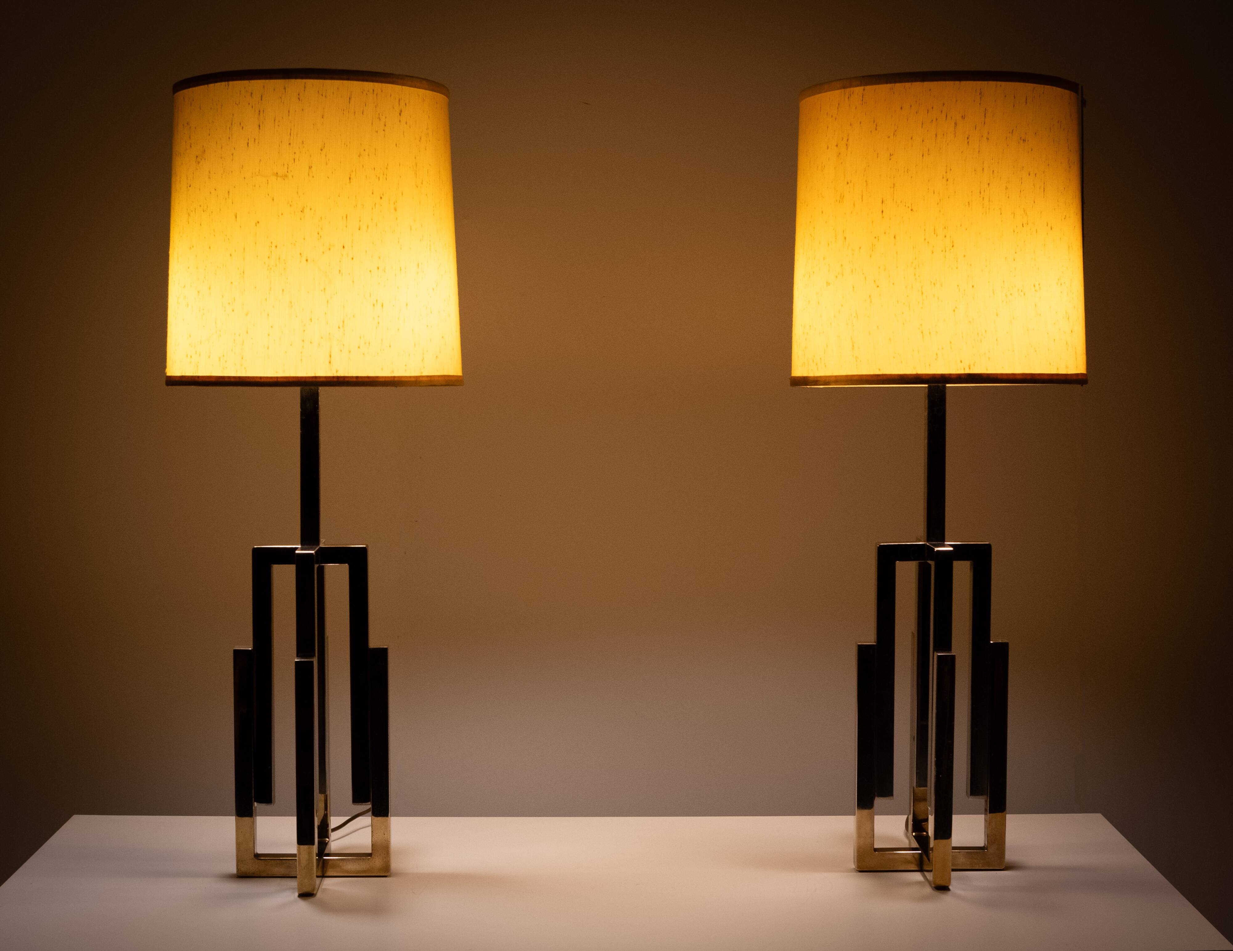 Lampes de table Hollywood Regency des années 1970, en laiton et chrome