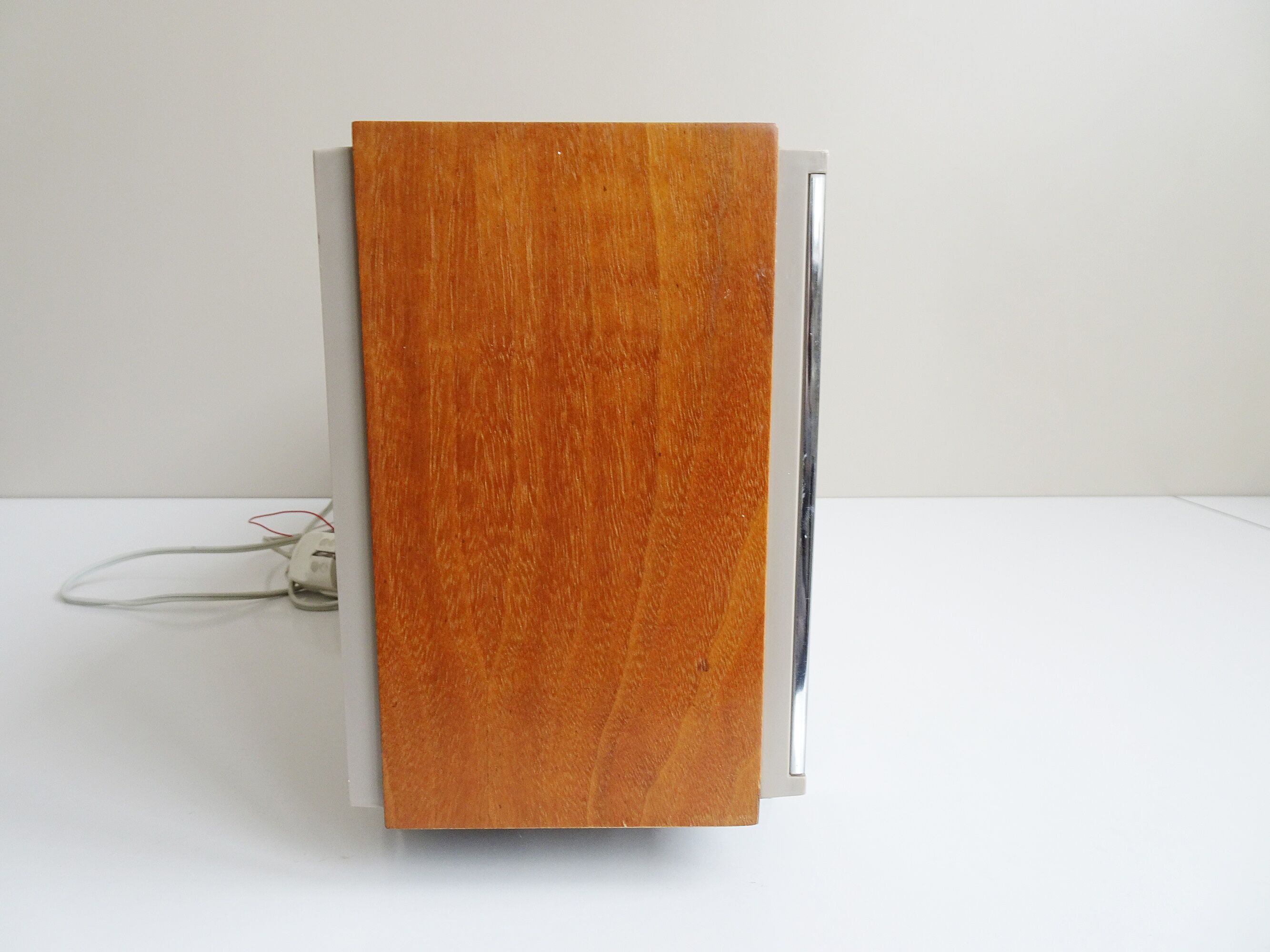 Mid century radio, tube radio europa 3030 with wood paneling