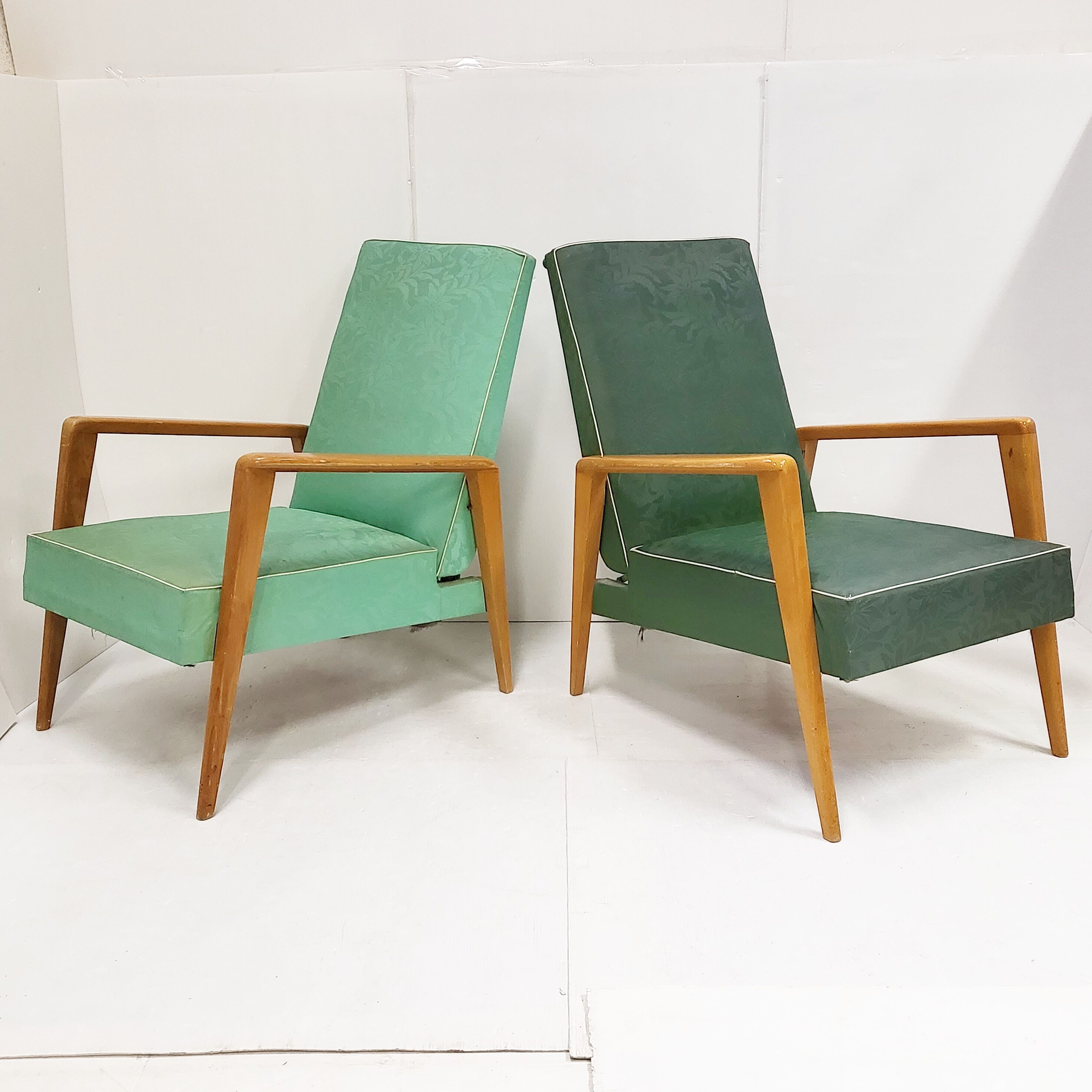 Pair of armchairs 1950 vintage reclining backrest