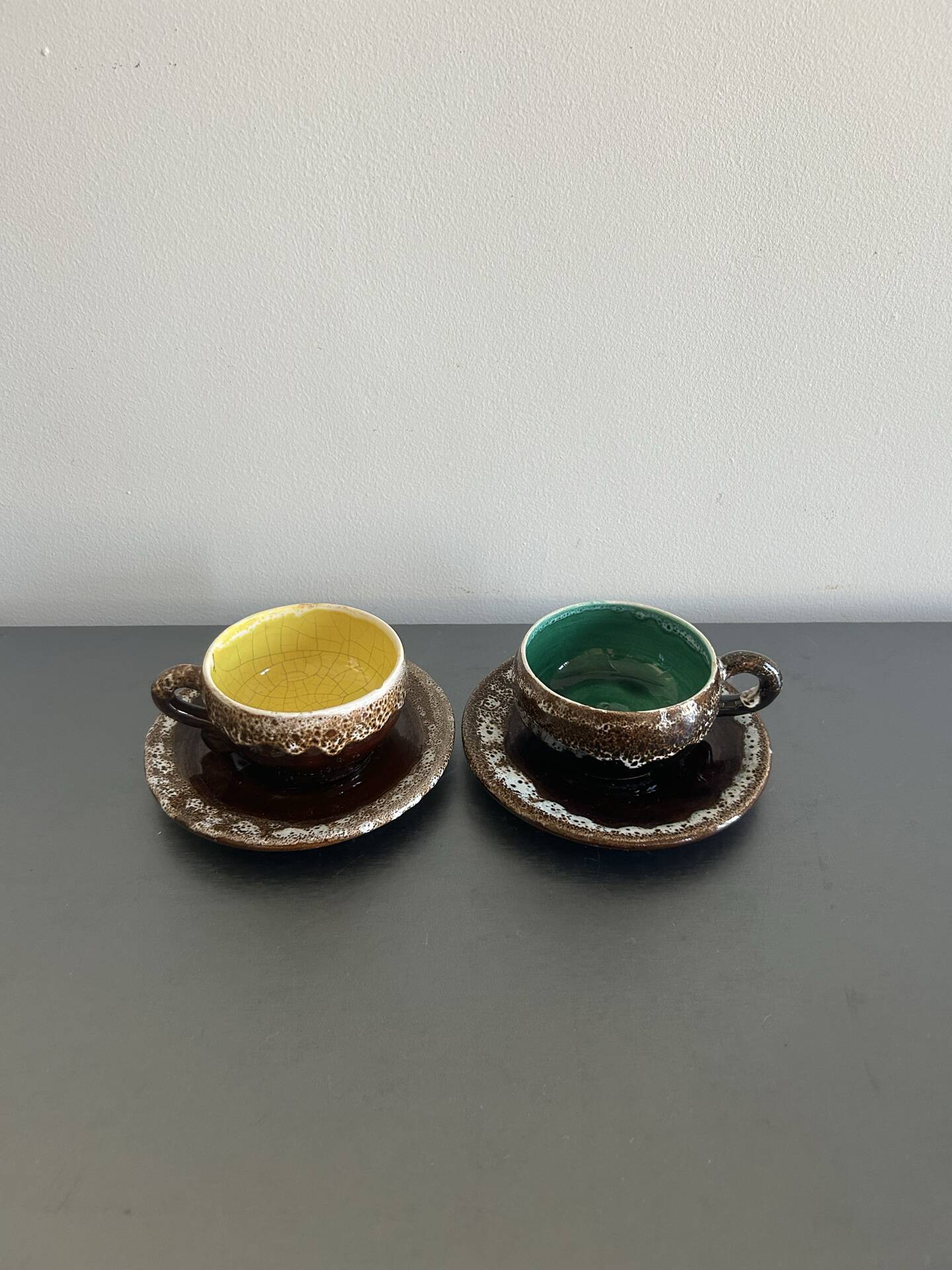 Tasses et soucoupes Vallauris
