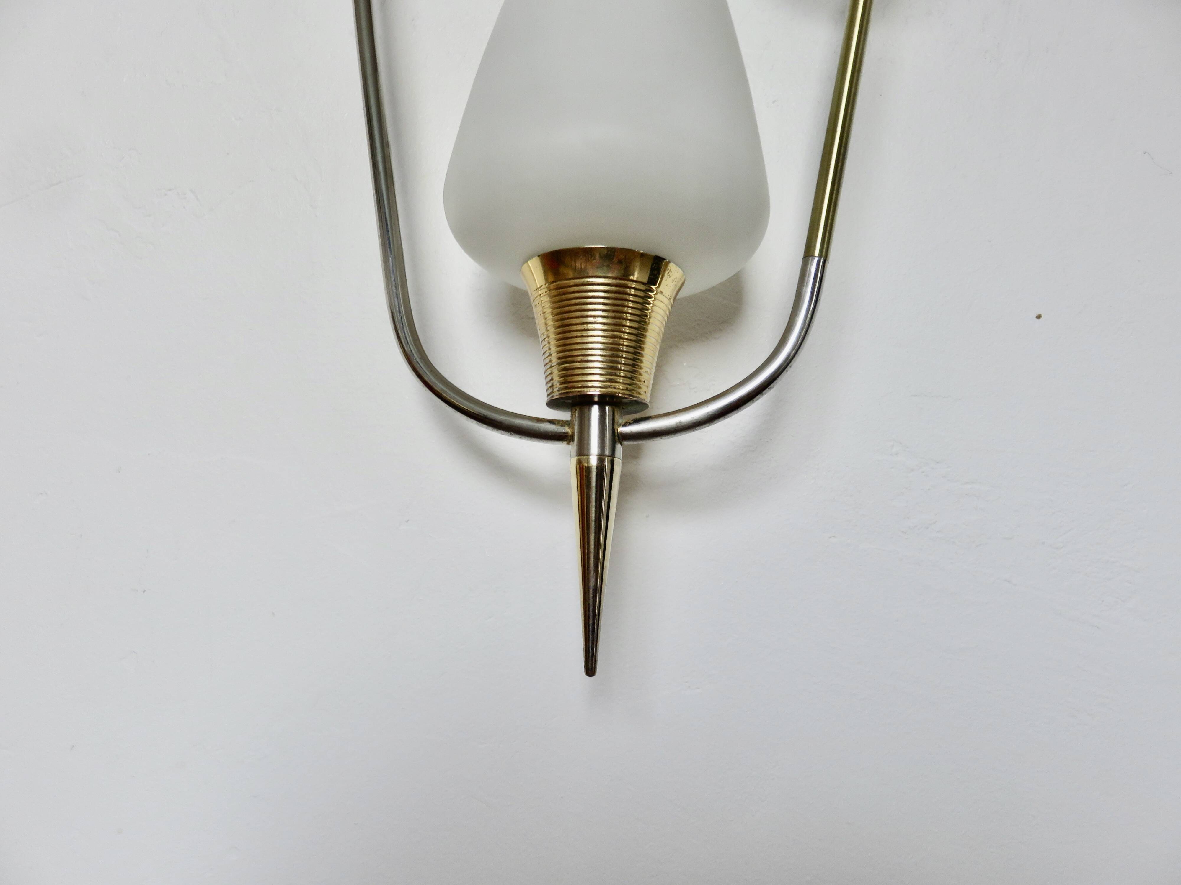 Suspension laiton et opaline vintage Arlus