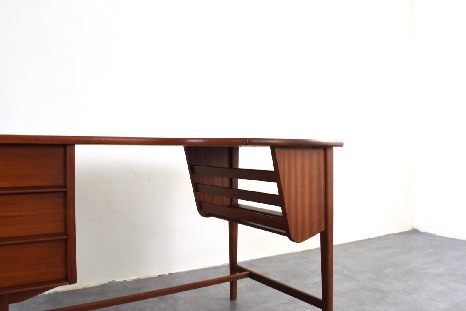 Mid-Century Kidney Shaped Danish Teak Desk, 1960s.