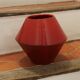 Vase en faënce rouge forme losange