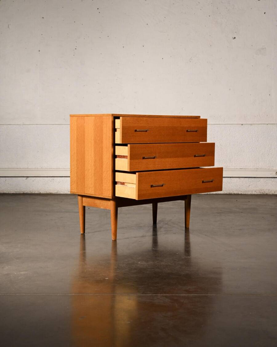 Commode vintage