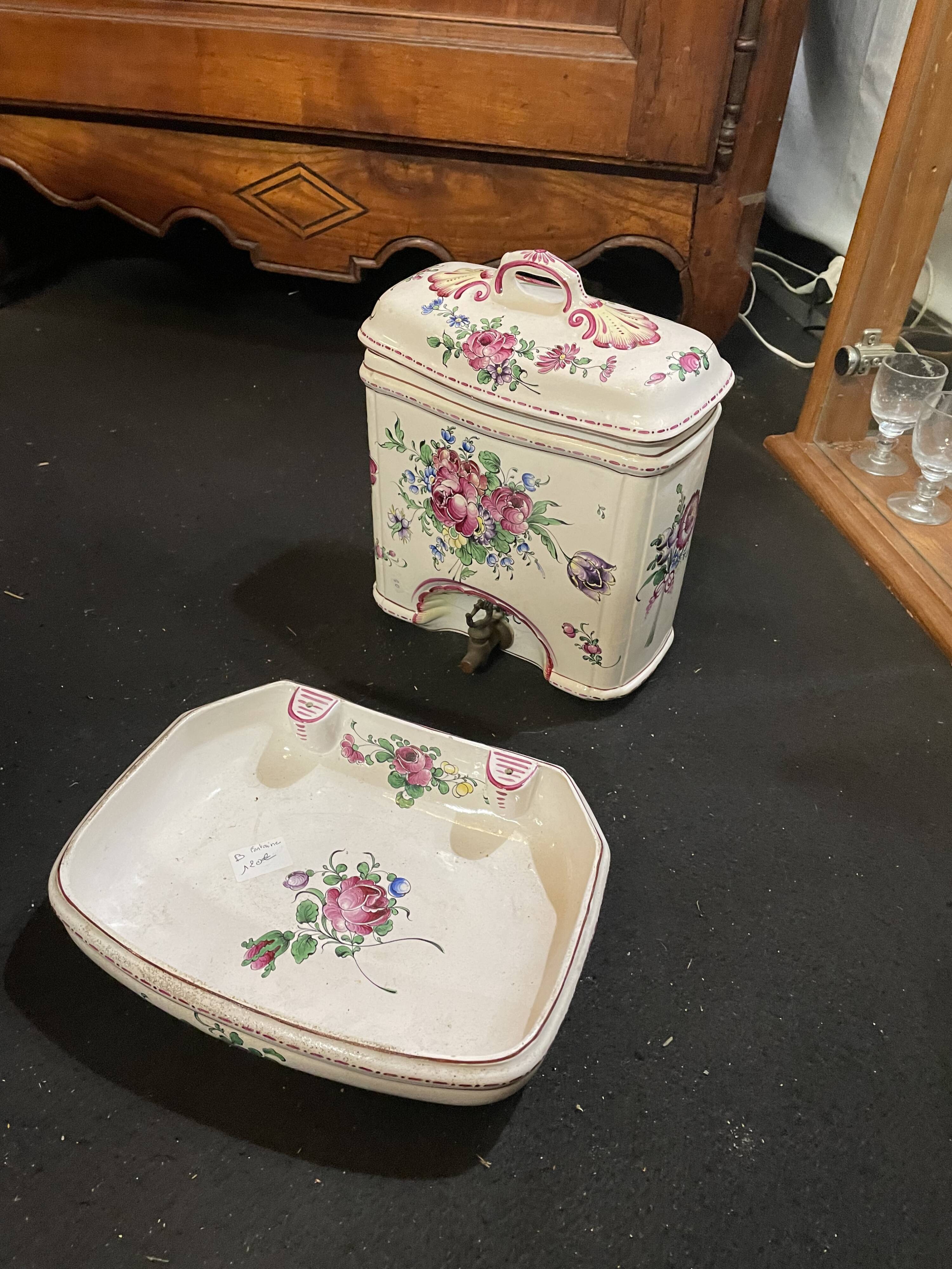 Strasbourg porcelain fountain