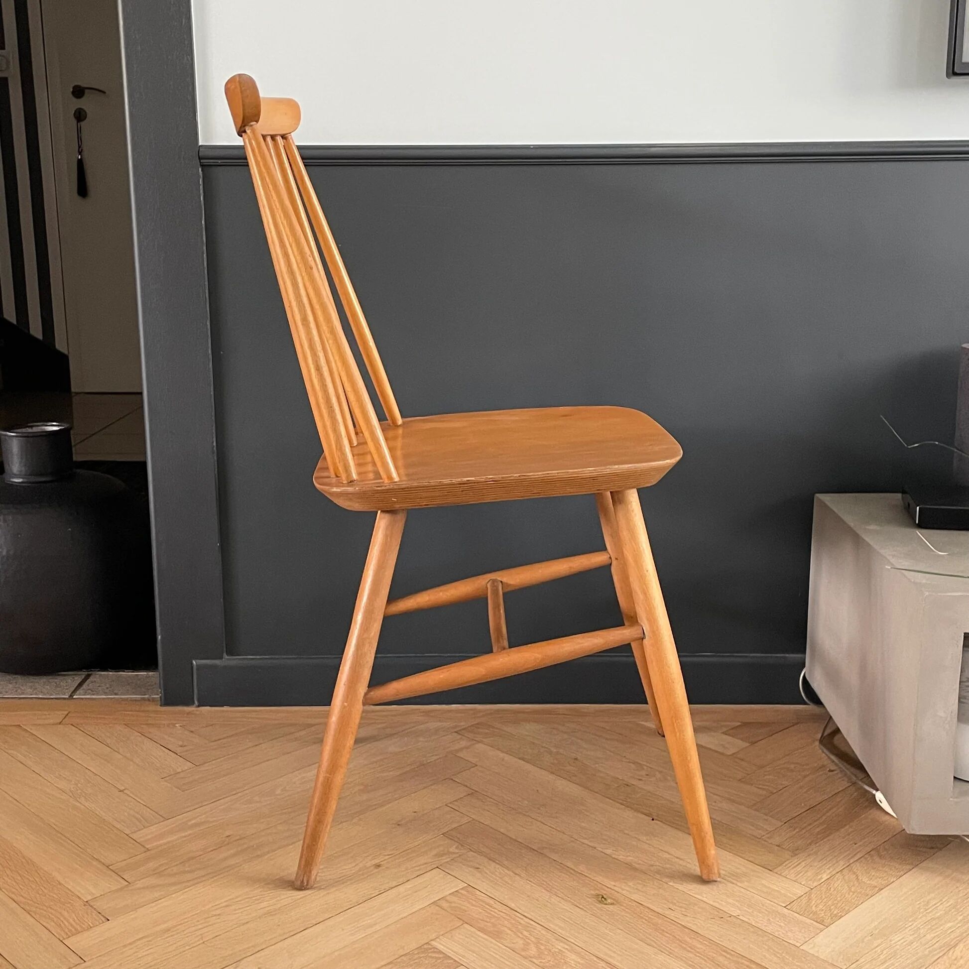 Chaise scandinave à barreaux 1950