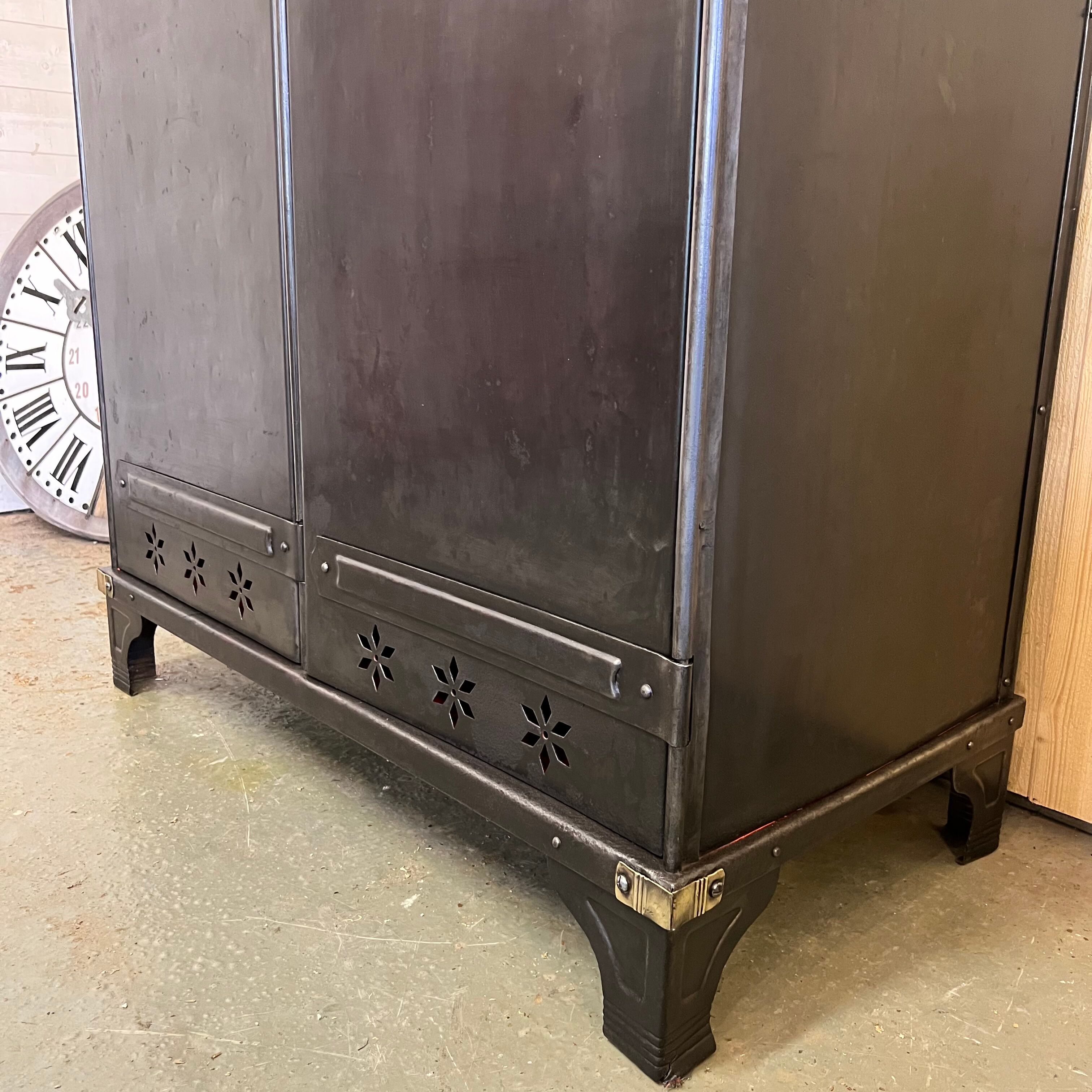 Wardrobe Strafor 1930