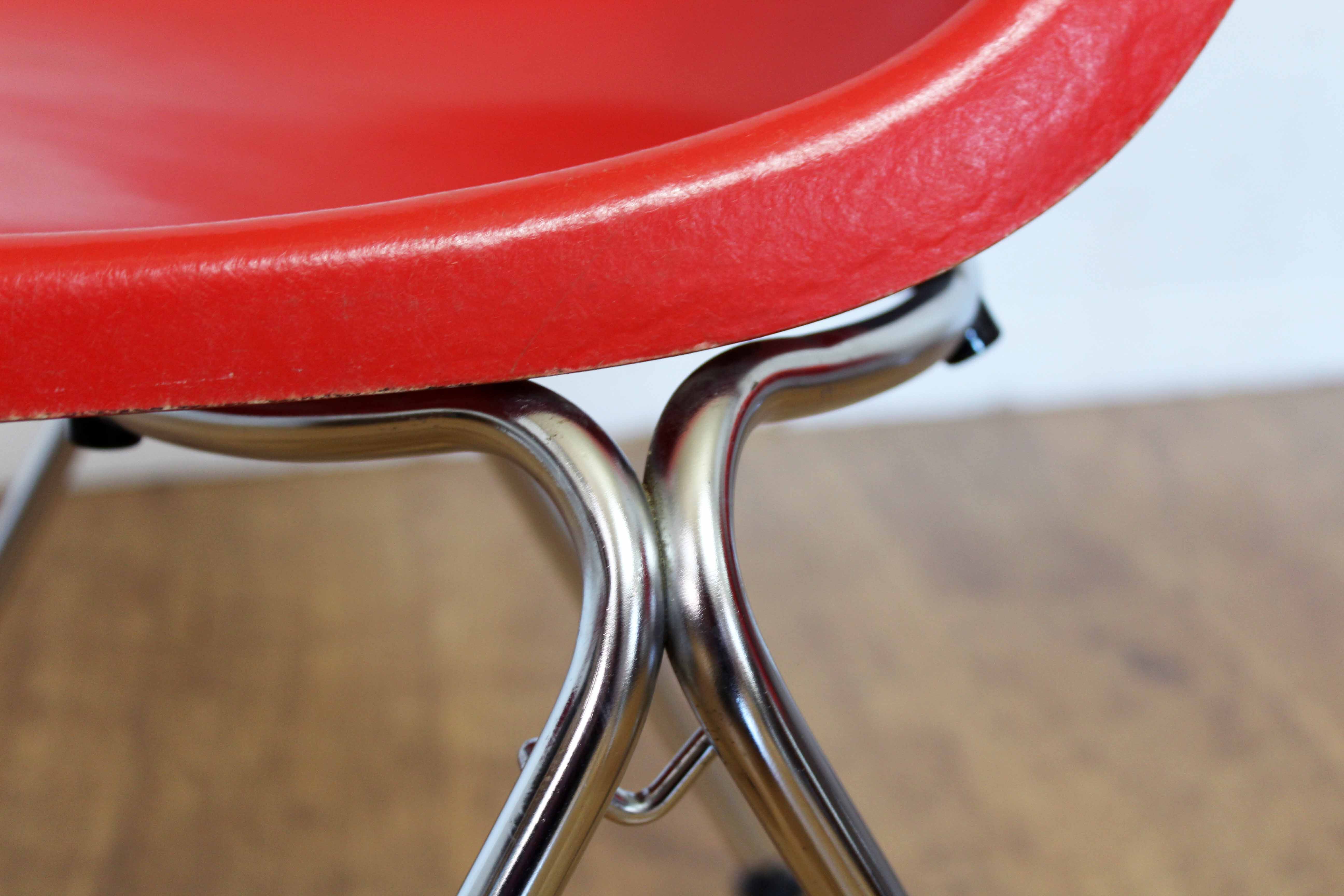 Stella fiberglass chair