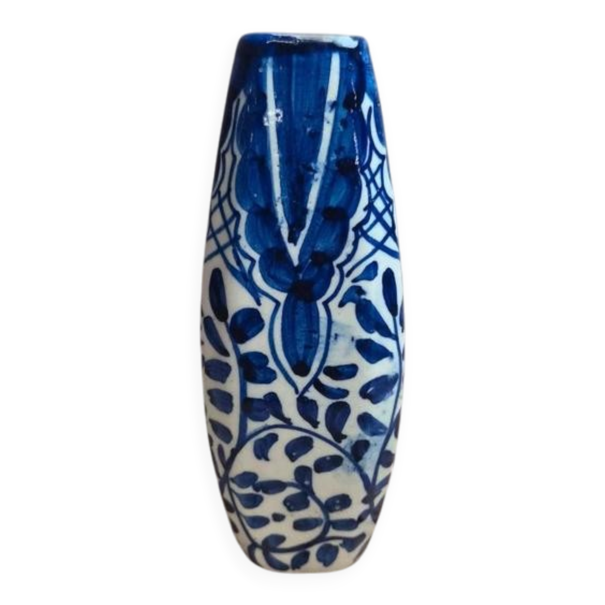 Small antique vase in blue and white earthenware, hand-painted – oriental decoration.