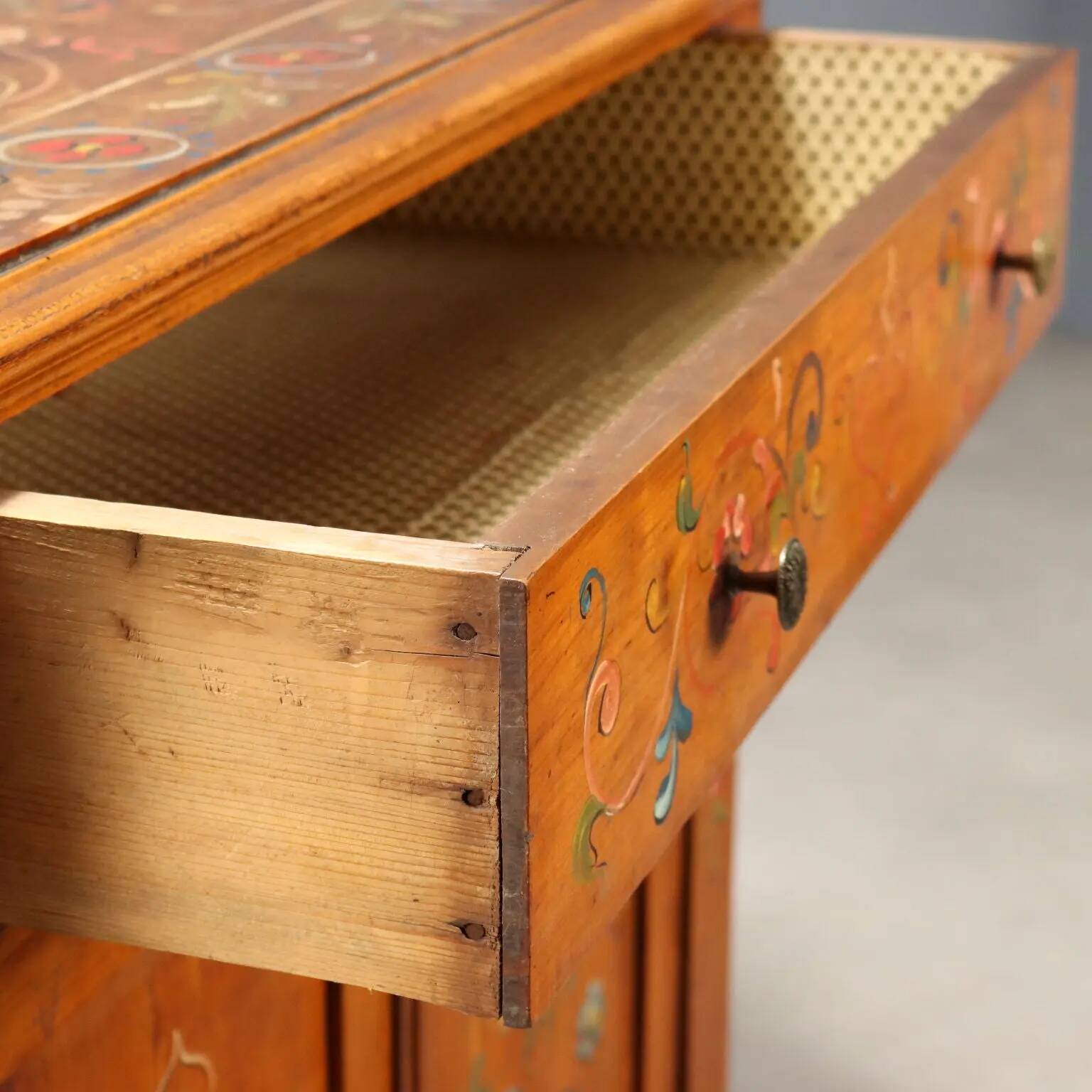 Buffet d’angle ancien en bois de cerisier avec tiroirs, Italie, XIXe siècle