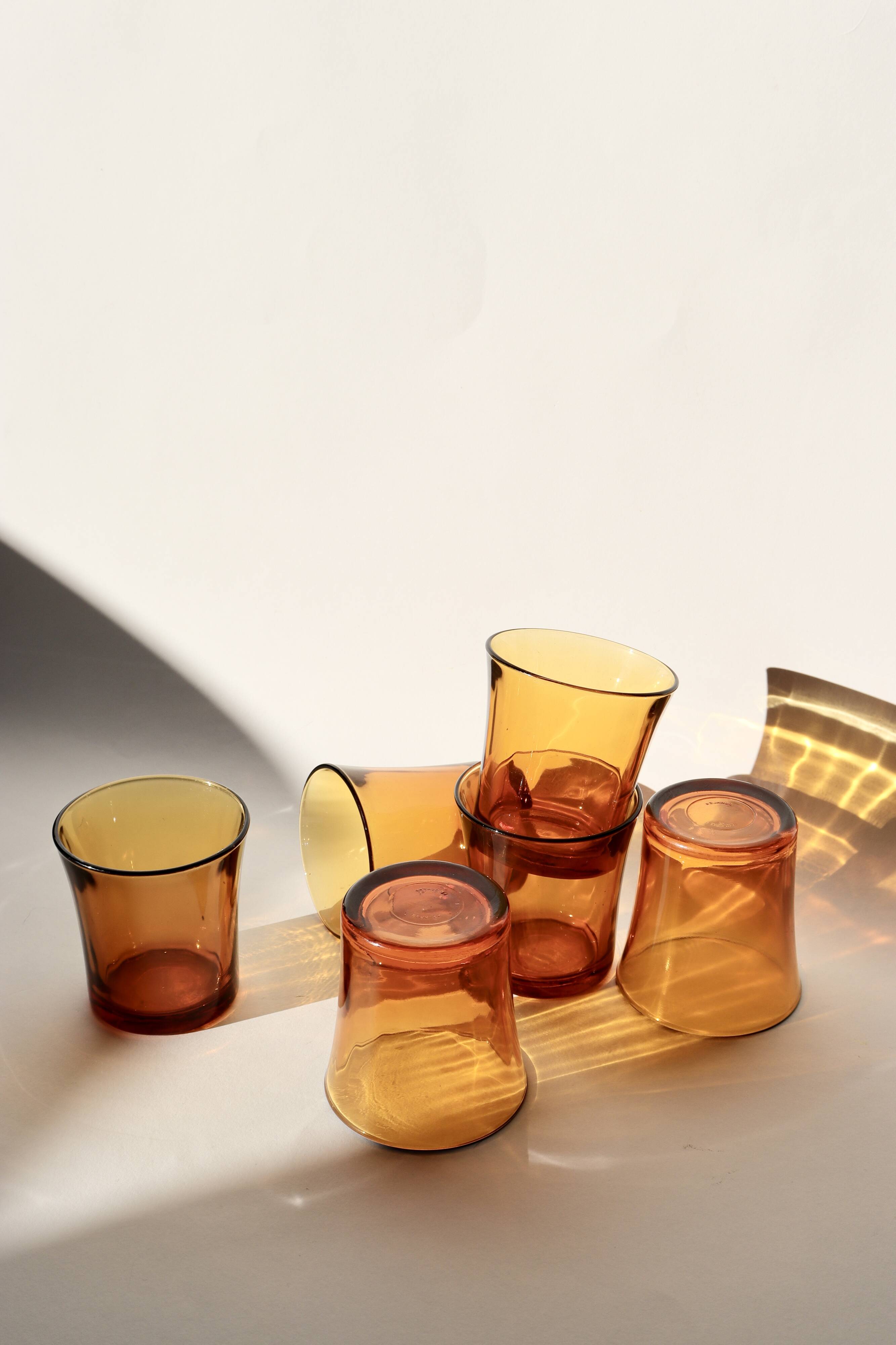 6 verres en verre ambré