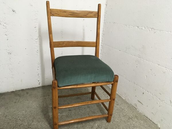 Chaise ancienne en bois