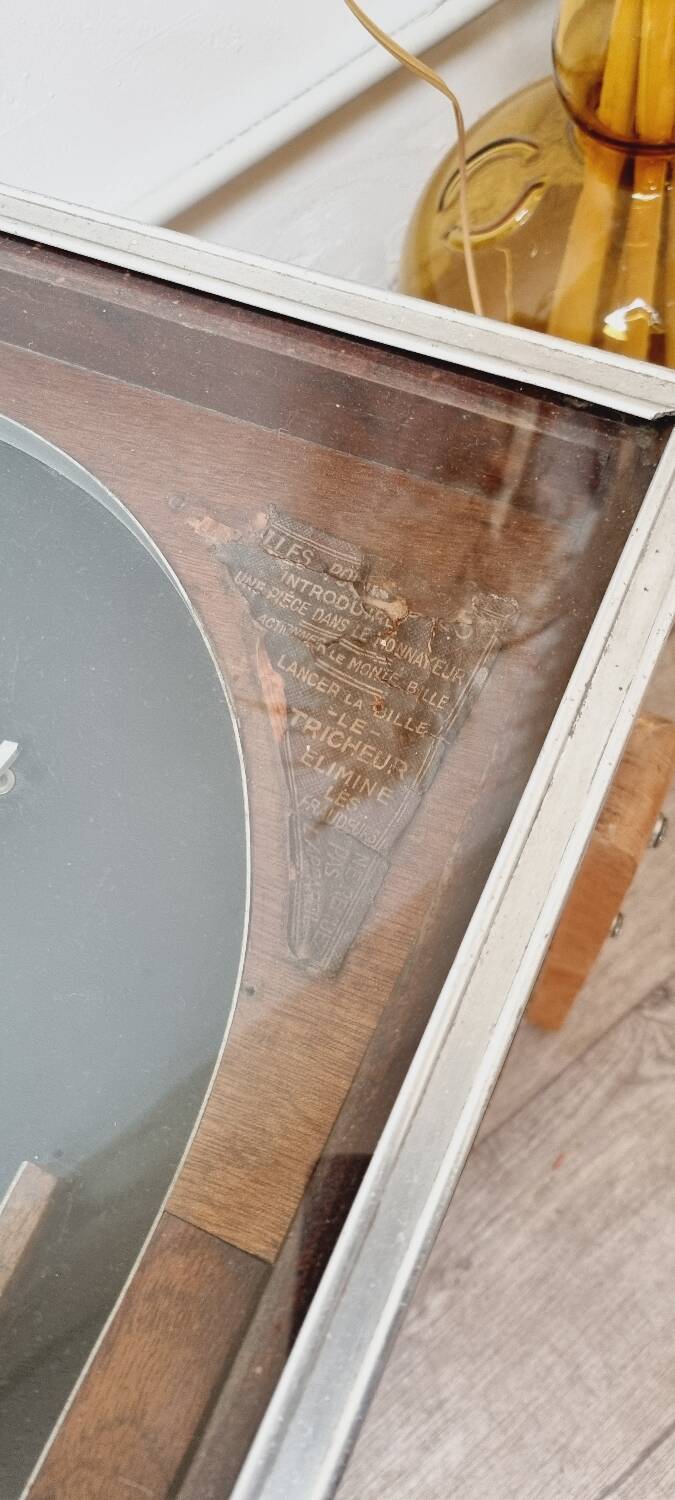 Industrial coffee table & old pinball machine 1900