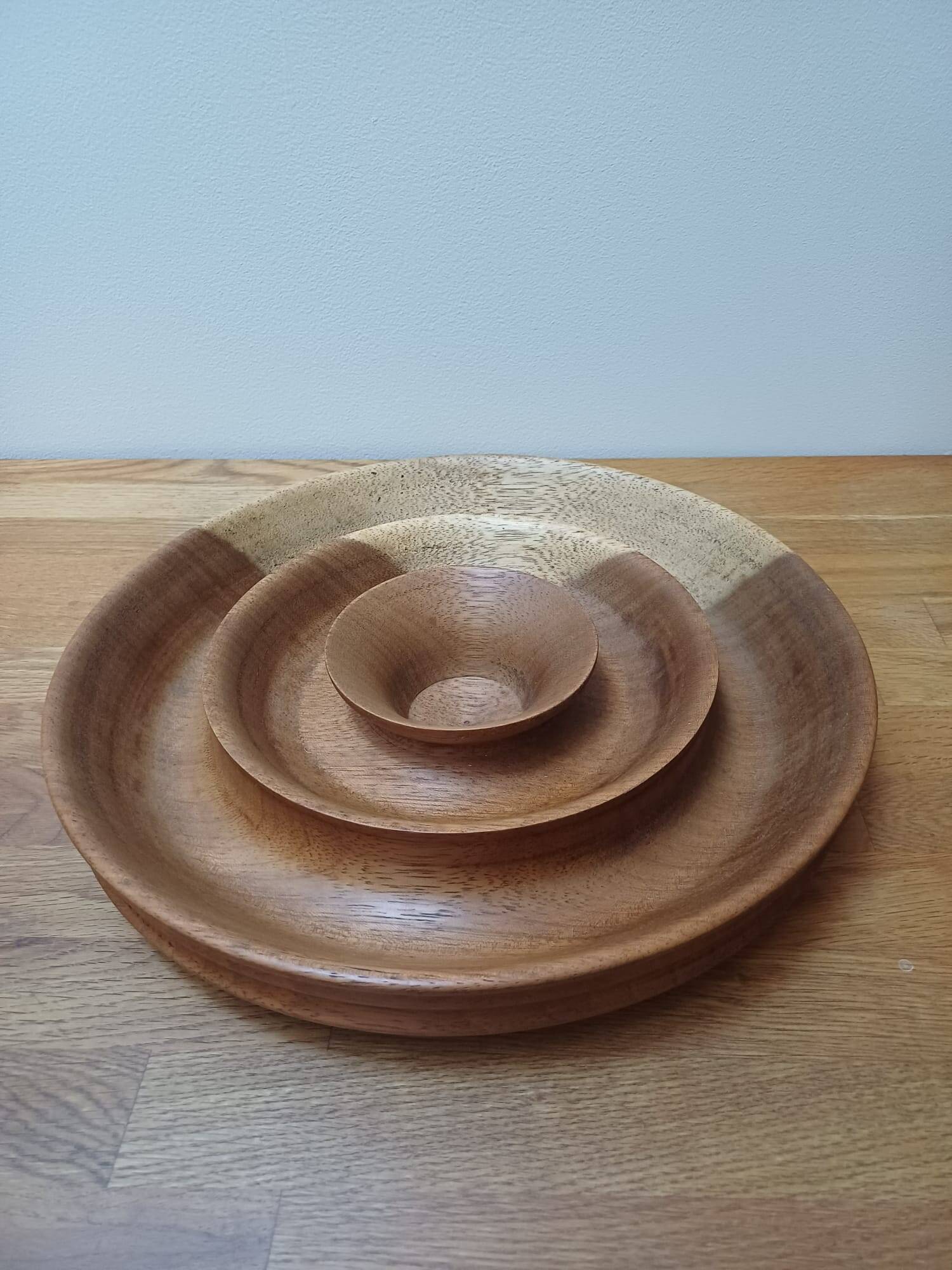 Plateau artisanal en bois tourné
