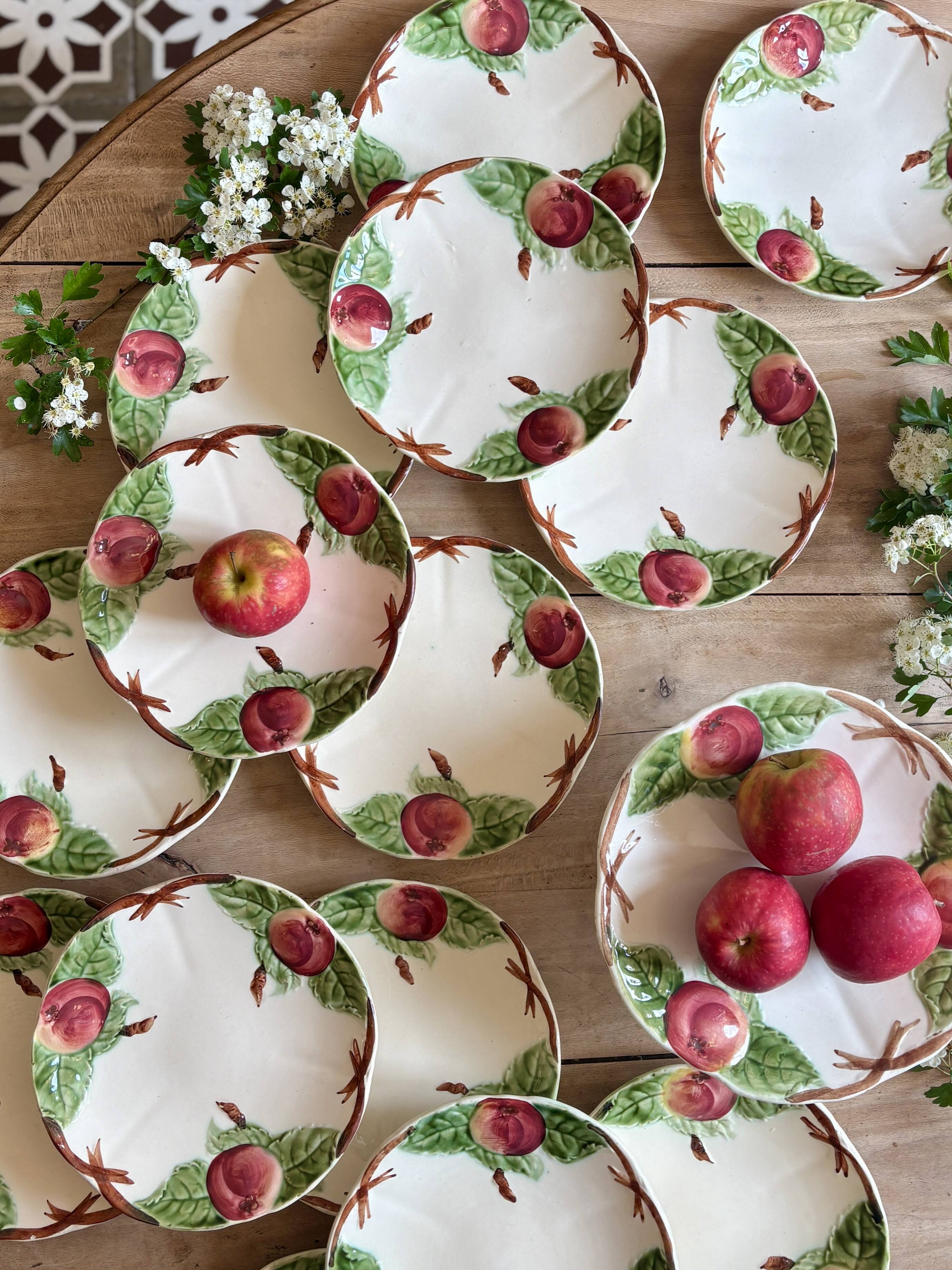 Antique barbotine service with Choisy le Roi apple decorations