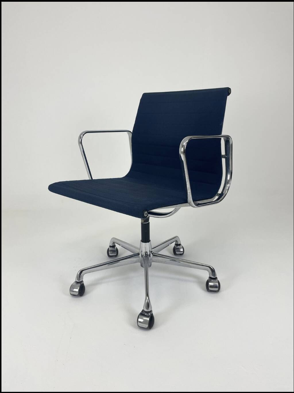 Blue fabric office chair, ICF - Charles Eames, Ray Eames - EA108 aluminum group