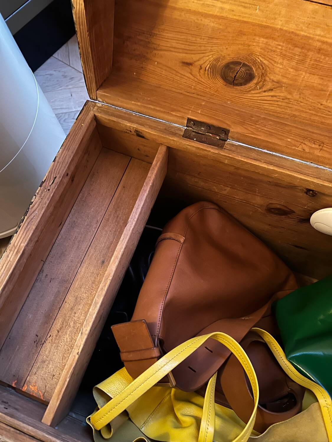 Coffre de mariage peint, 19ème siècle
