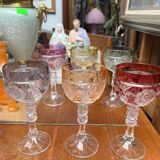 Ensemble de 6 verres à vin. Cristal massif coloré.