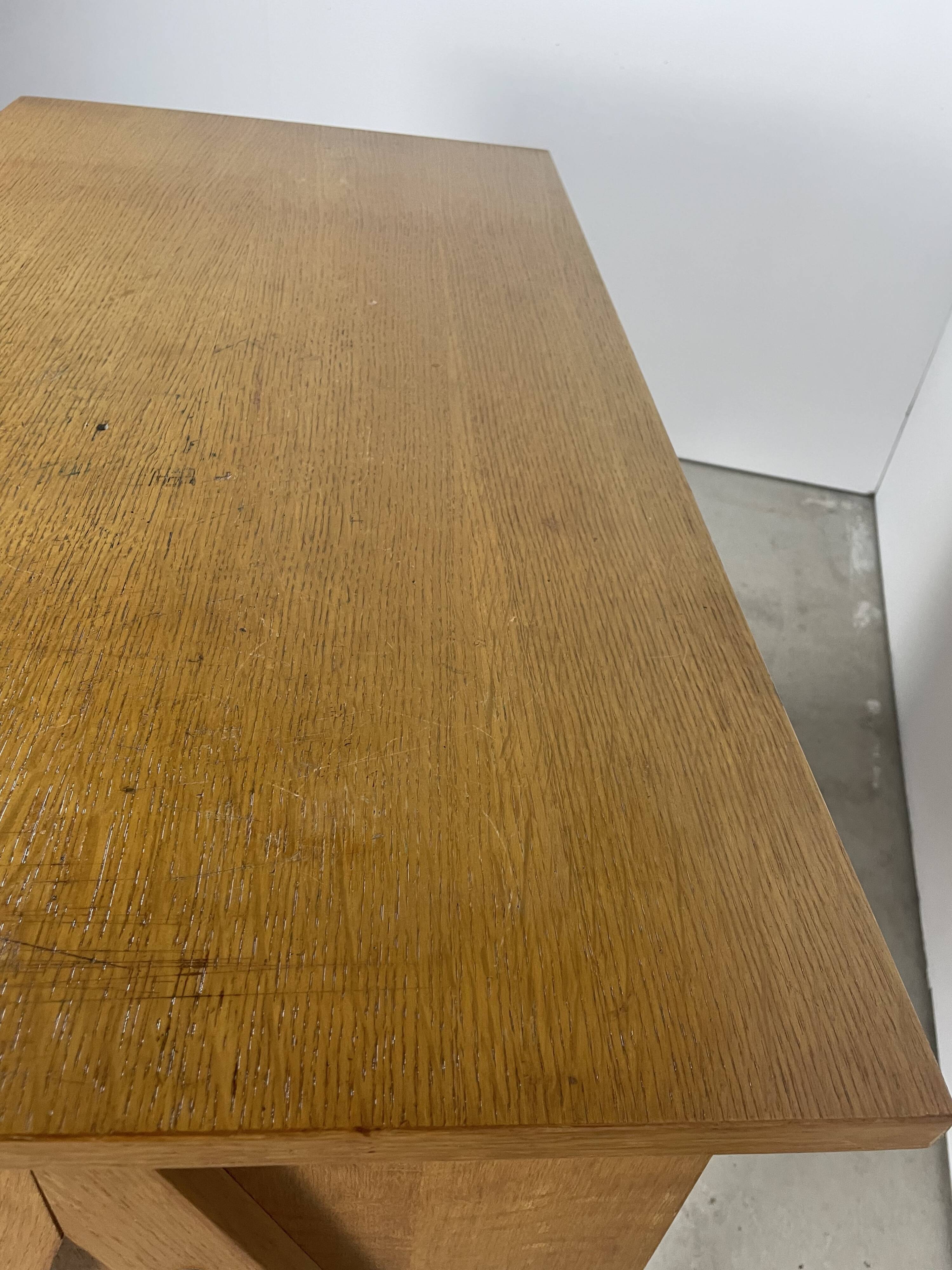 Desk feet compass in oak, 1950