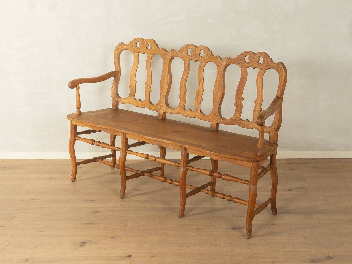 Ensemble de sièges antiques
