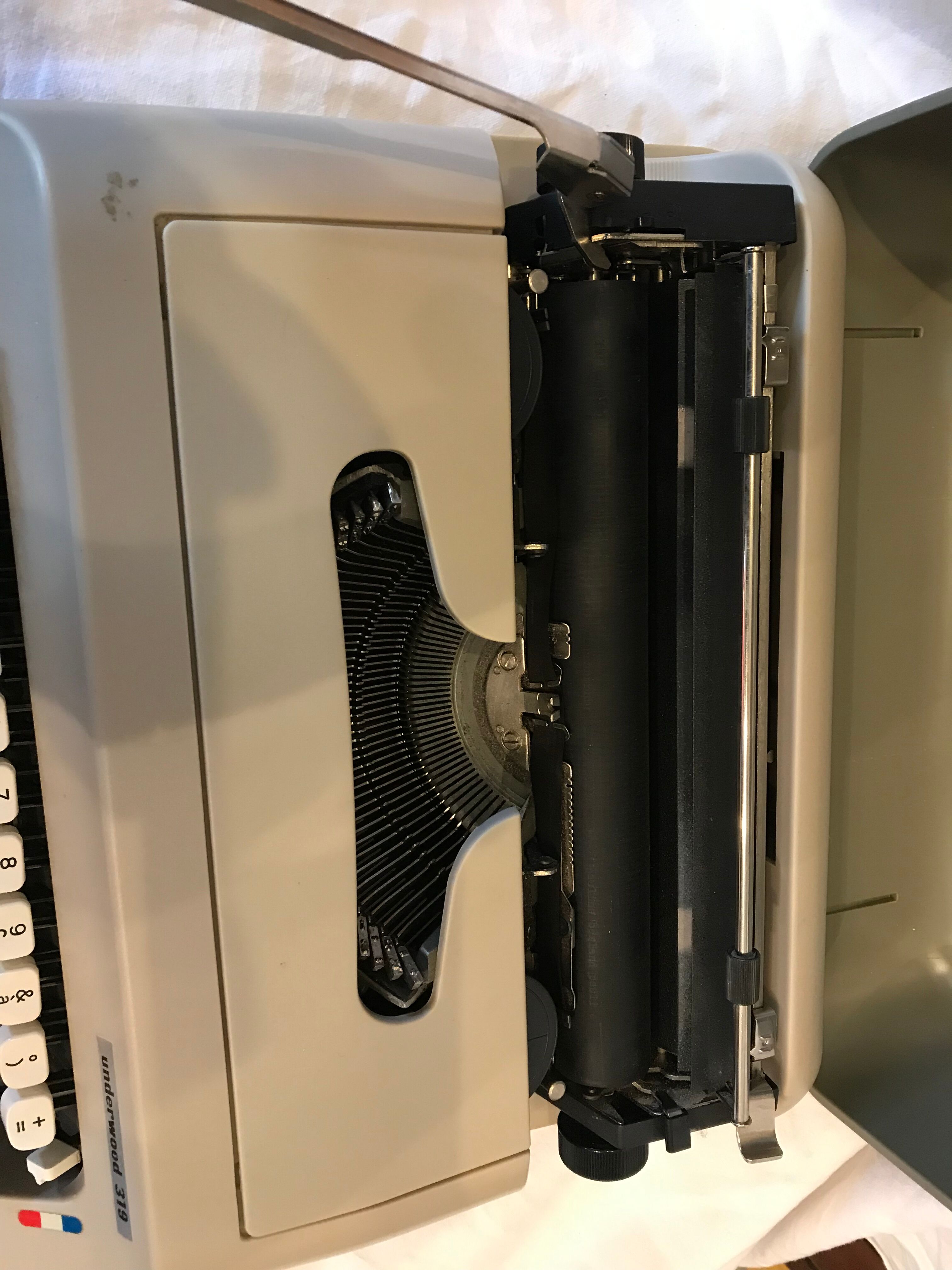 Typewriter Underwood 319