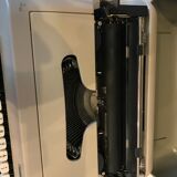 Typewriter Underwood 319