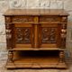 Meuble d’apparat richement sculpté – Plateau ouvrant sur marbre blanc