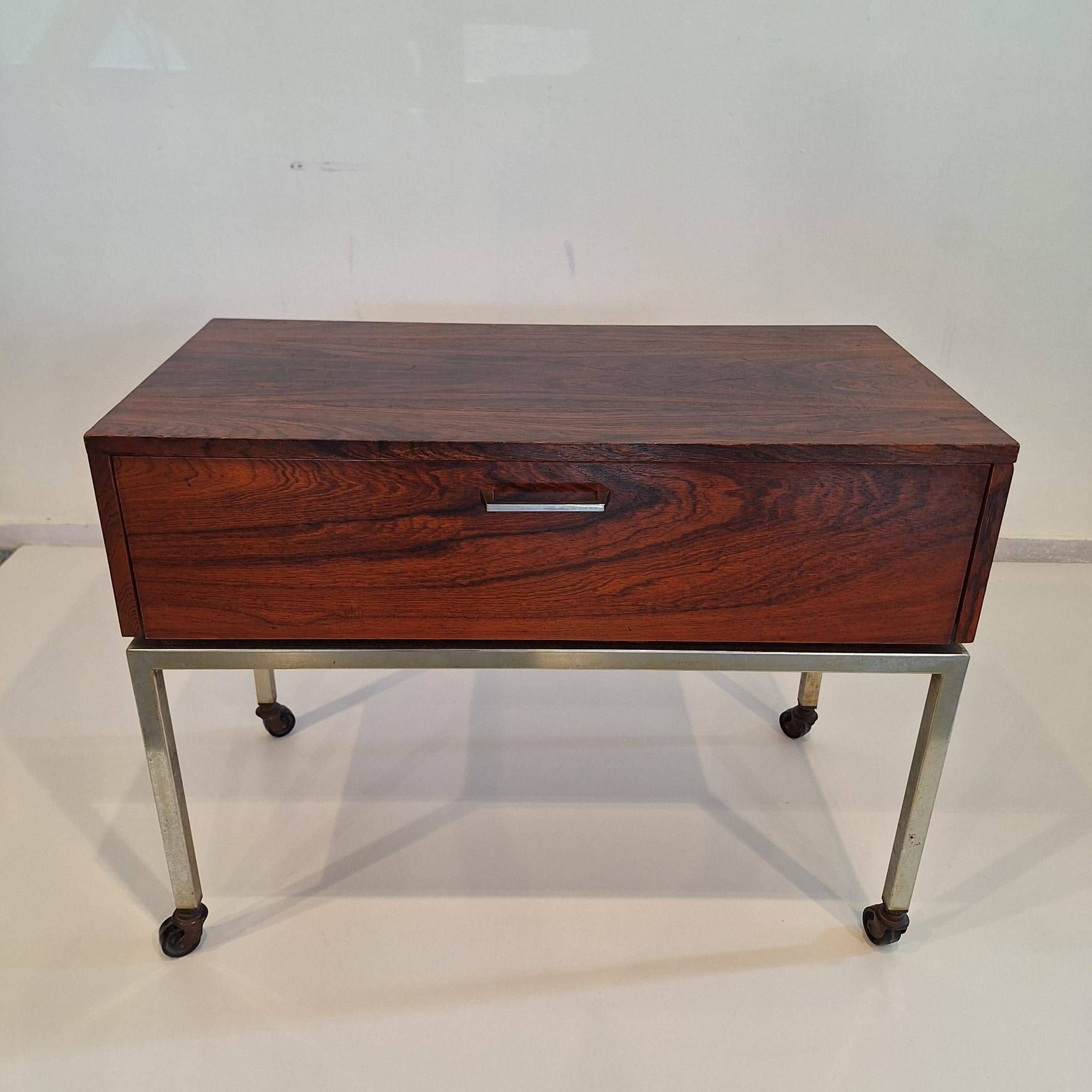 Vintage rosewood palissander side table/dresser /dressoir