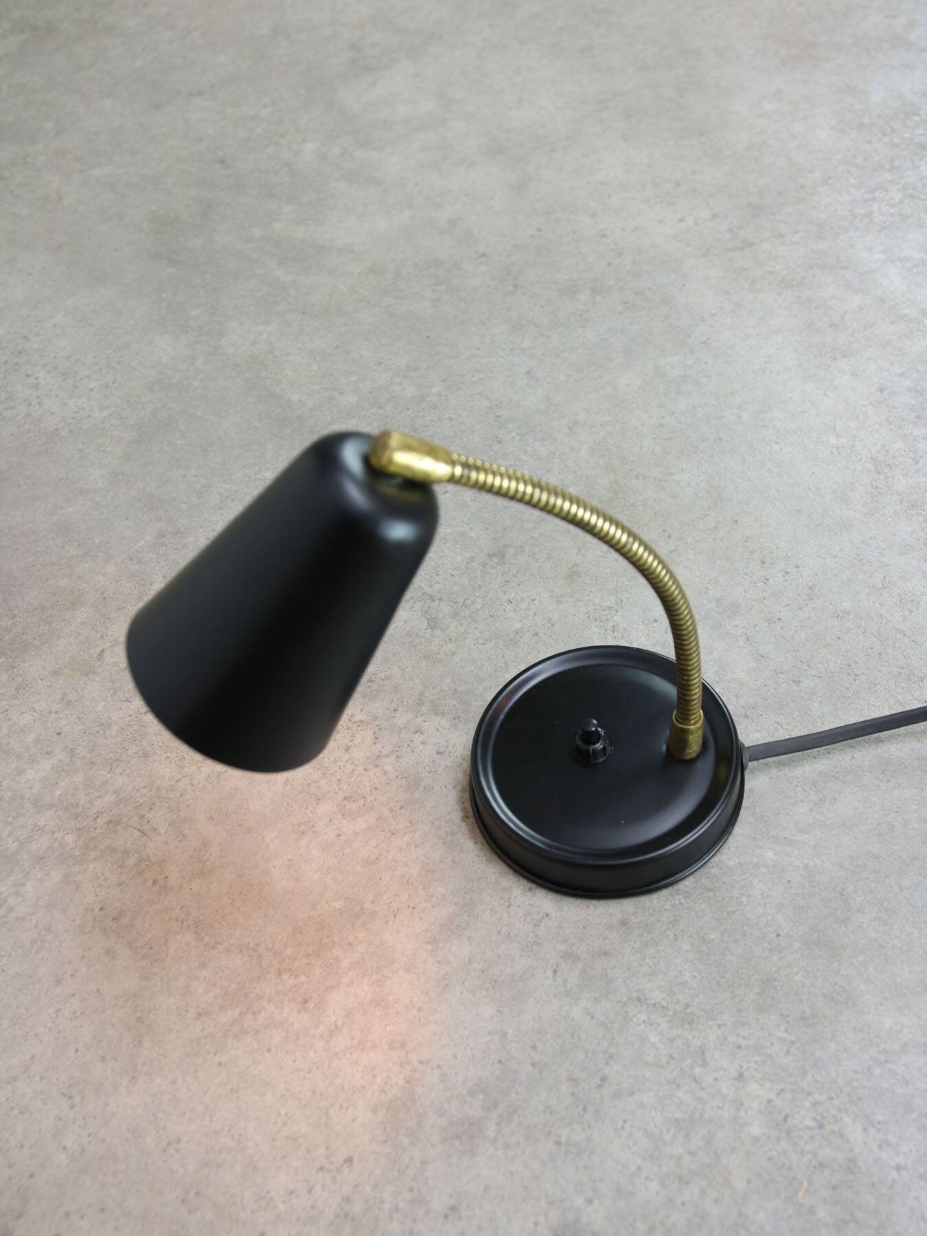 Mid-Century Italian Mini Gooseneck Table Lamp in Black and Brass