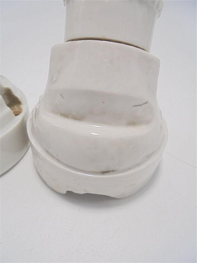 Duo of white ceramic wall lamps