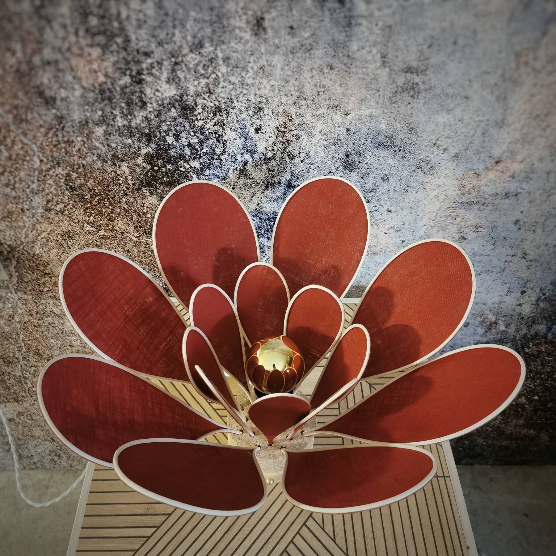 Flower table lamp made of rattan and terracotta linen petals
