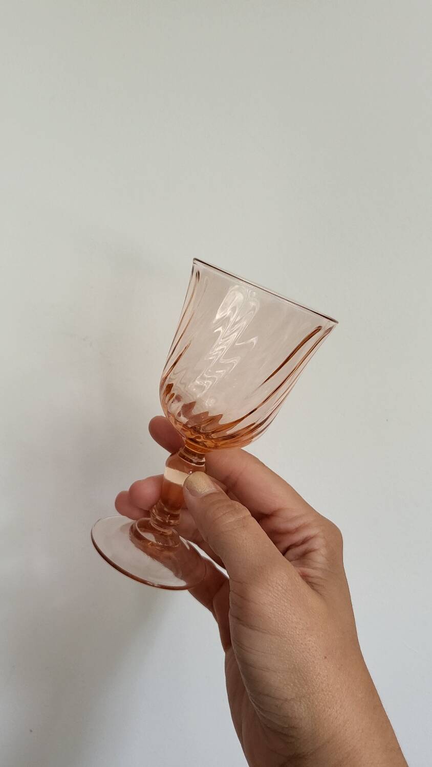 8 Rosaline stemmed glasses