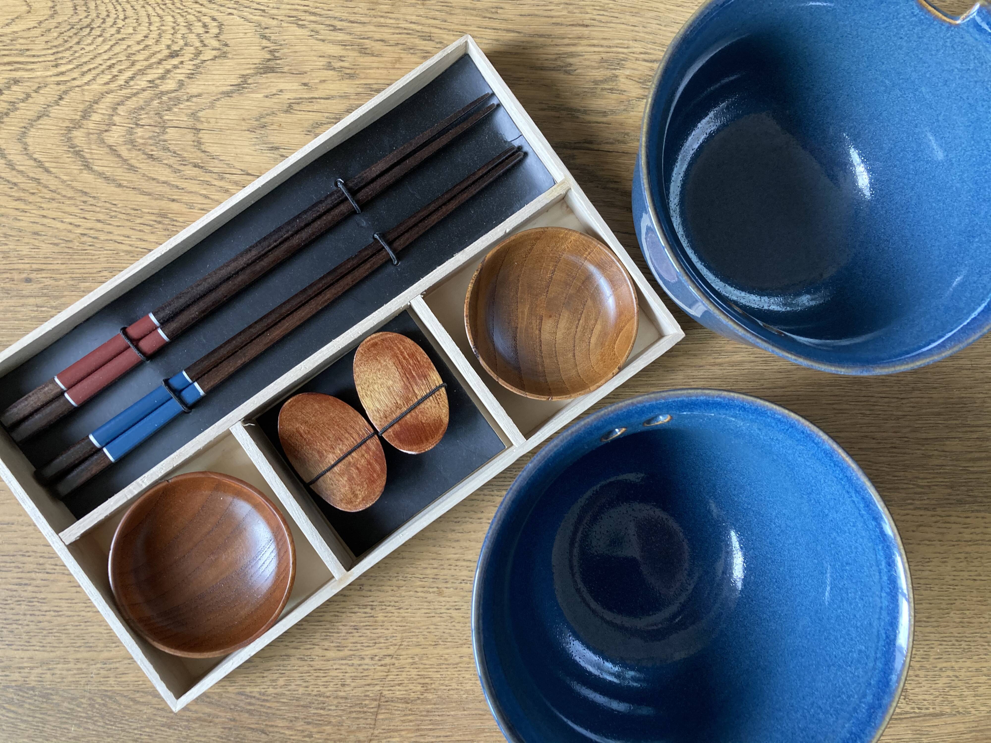 Service japonais en grès bleu