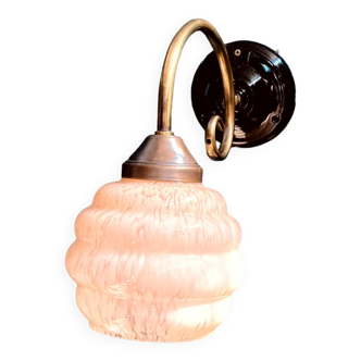 Swan neck wall light in brass and Clichy pink glass, black ceramic mounting rosette