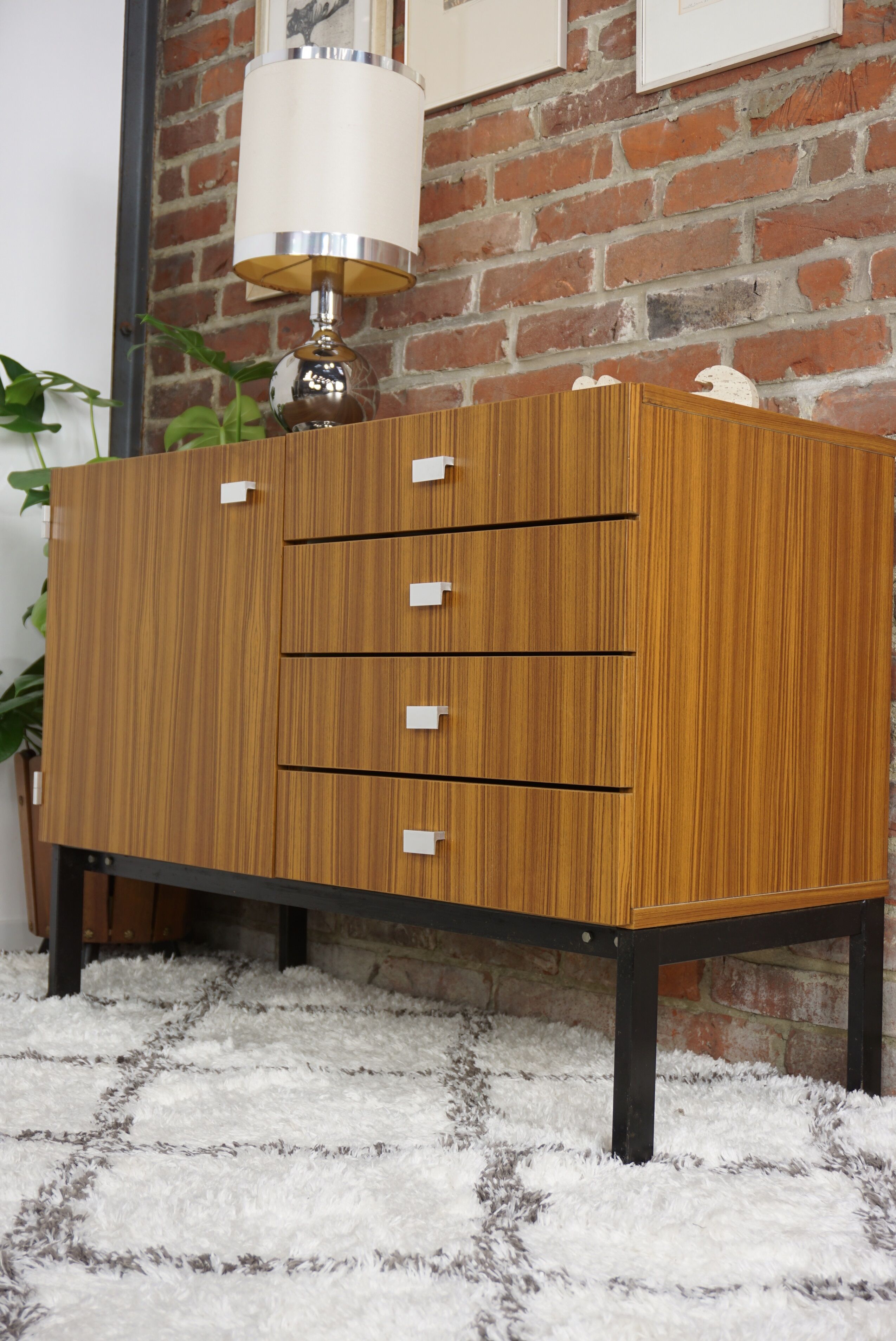 Sideboard Pierre Guariche for Meurop 60