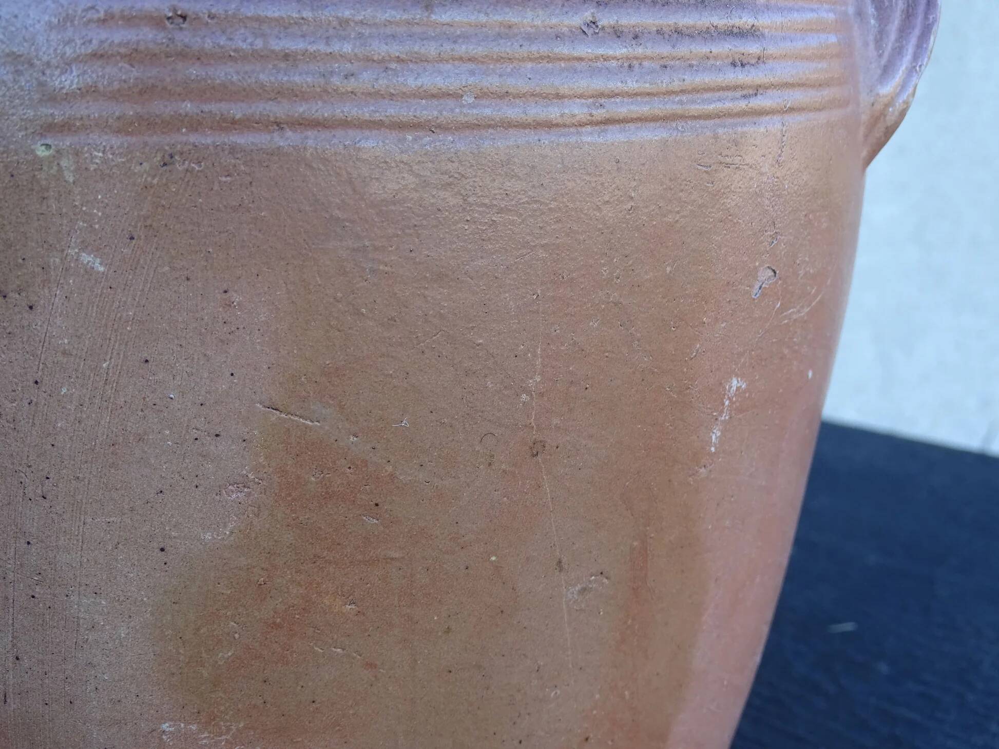 Pot ancien français en grès à glaçure brune