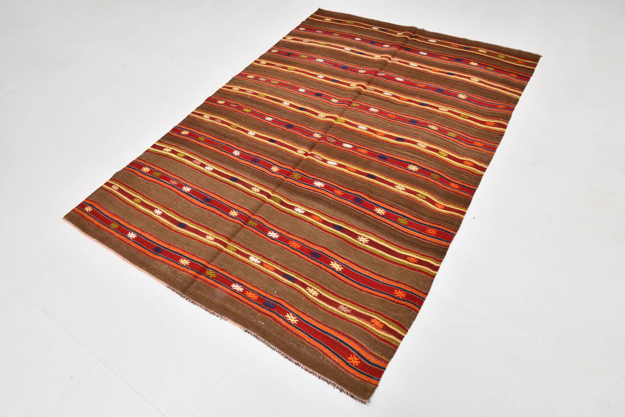 5x7 Brown & Red Handmade Vintage Kilim Rug, 153x220Cm
