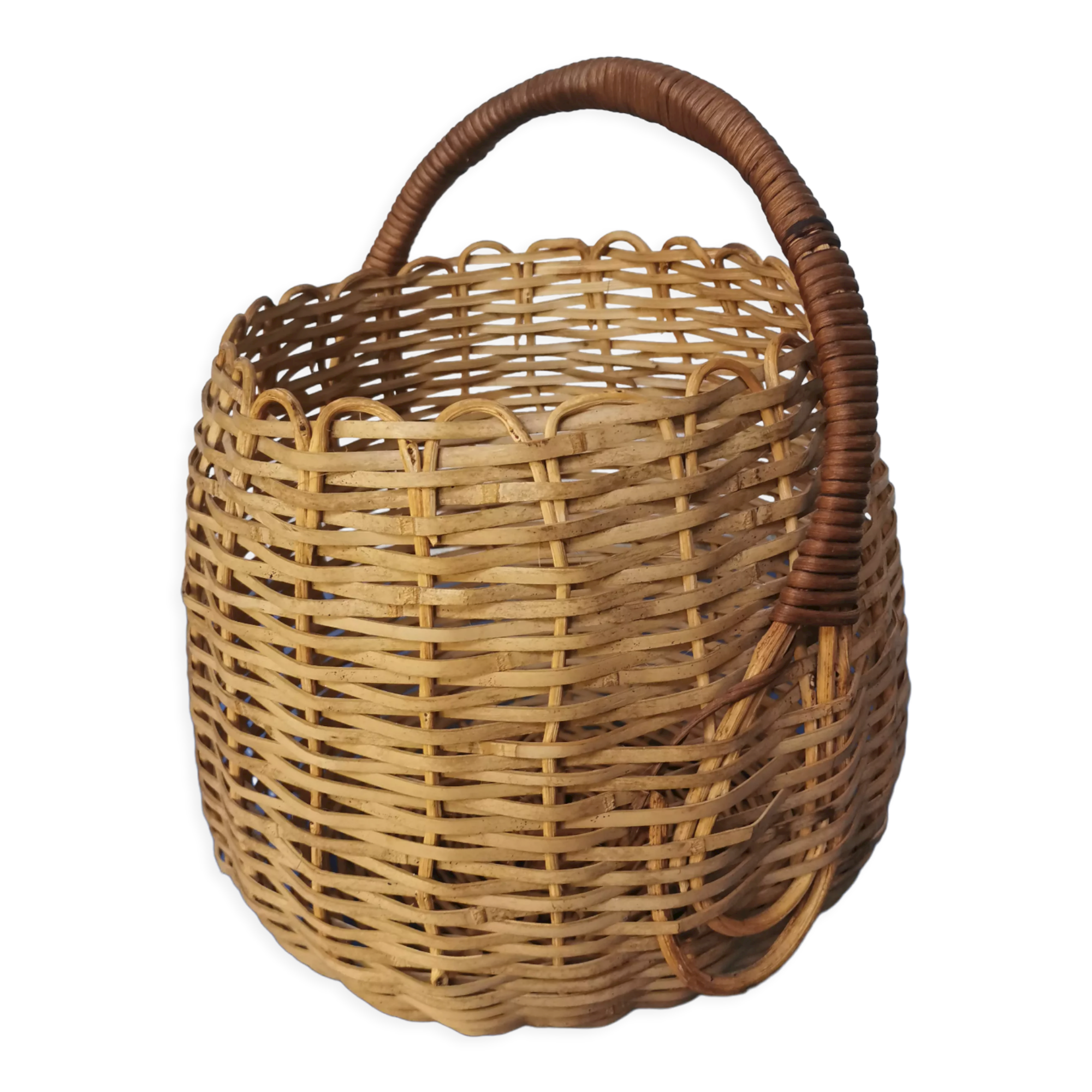 Rattan round basket