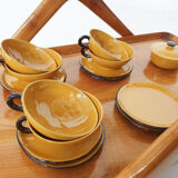 Vaisselle en porcelaine ocre de Roger Mourre pour Dieulefit, France années 1950